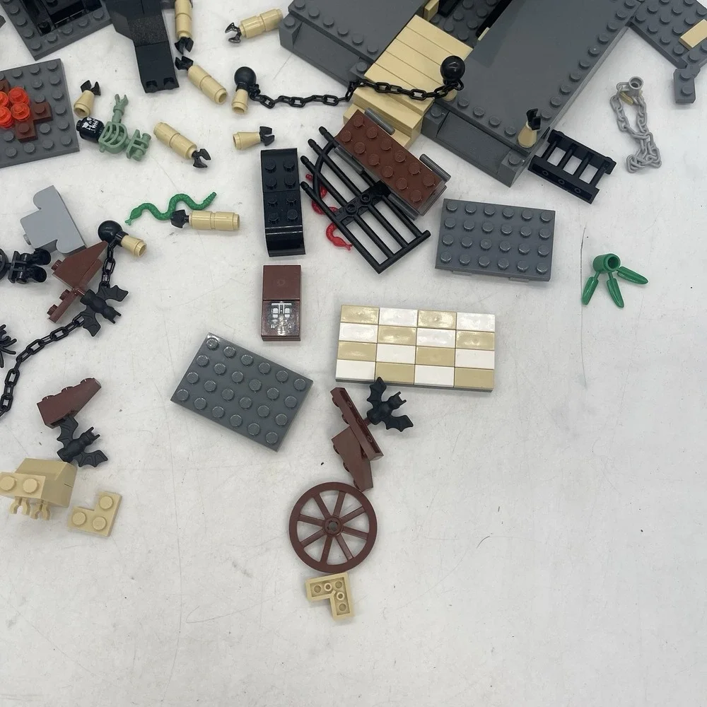 LEGO Harry Potter: Graveyard Duel (4766) With Manual Complete ?